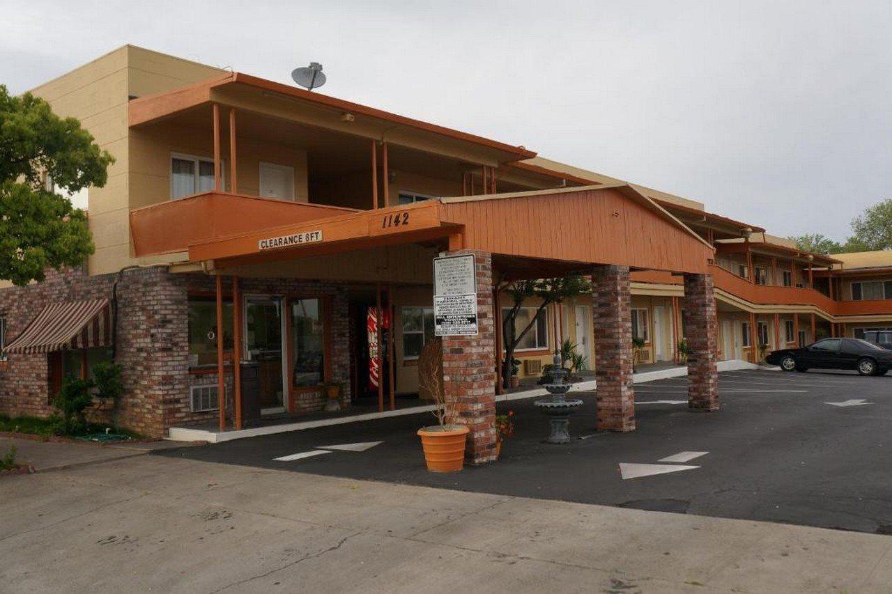 Classic Inn Red Bluff Bagian luar foto